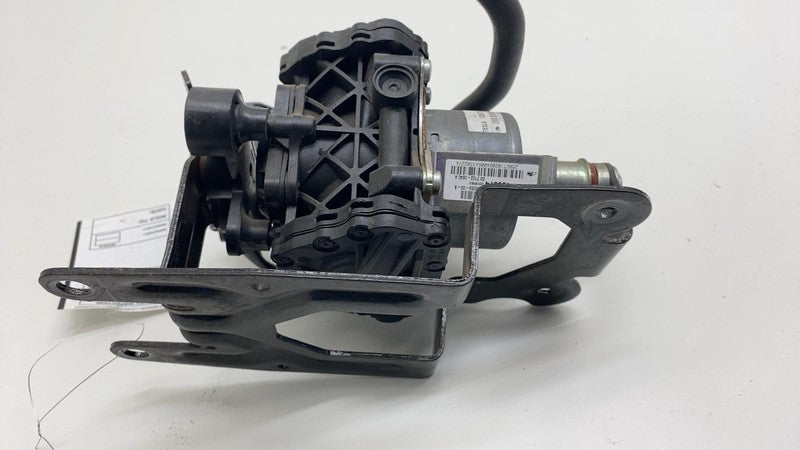 105074 2012 2013 2014 2015 Tesla Model S Brake Servo Booster Vacuum Pump Assembly OEM