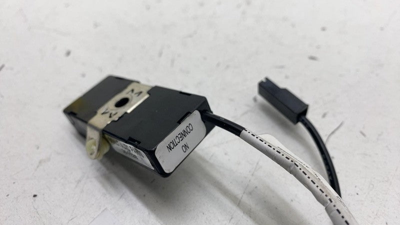 ⭕ 16-20 Tesla Model X Rear Left & Right Antenna Noise Filter Module 10