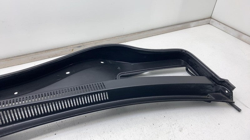 ⭕ 2017-2022 Maserati Levante Front Windshield Cowl Vent Trim Panel 670