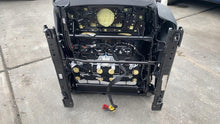 Front Seat VOLKSWAGEN ID4 25