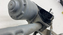 ⭕ 21-23 Polestar 2 Front Windshield Wiper Transmission Linkage w/ Motor 31696283
