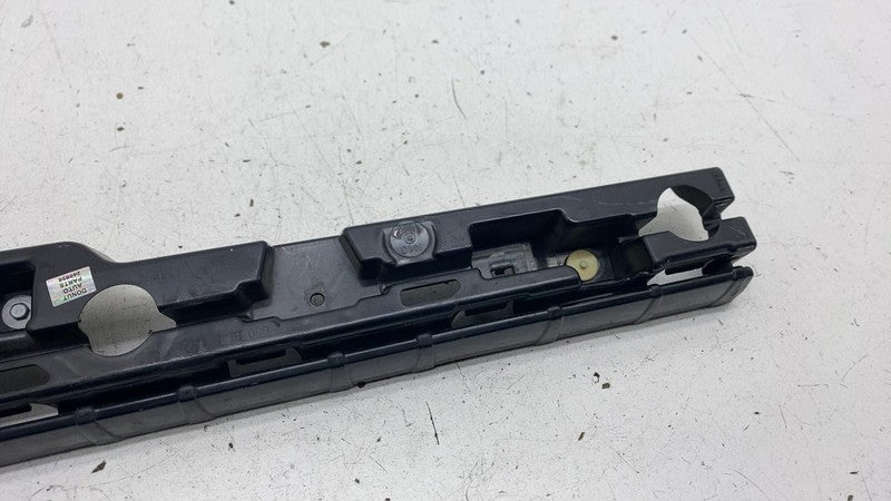 ⭕ 17-23 BMW 540i Driver Side Skirt Rocker Panel Middle Bracket Left 51