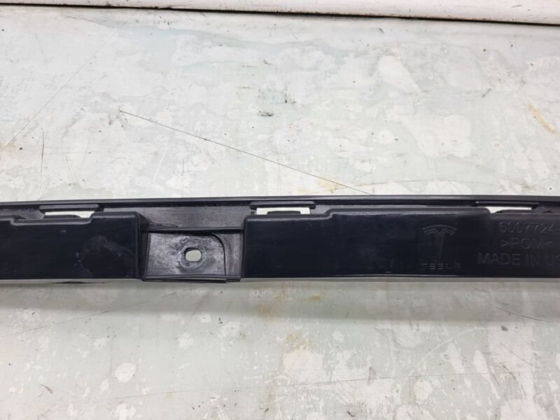 6007724-00-C 2012-2023 Tesla Model S Rear Body Attachment Bumper Center Support Bracket Facia