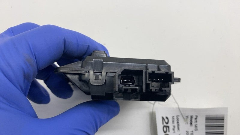 ⭕ 17-23 Tesla Model 3 Center Console Front USB Hub Charger Module 1093