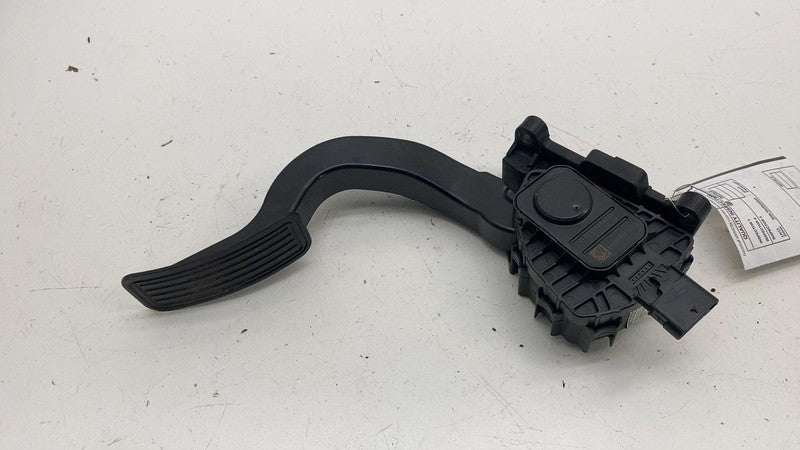 G2331-00348 ⭕ 2017-2023 Tesla Model 3 Front Accelerator Gas Pedal Throttle Sensor Pad OEM