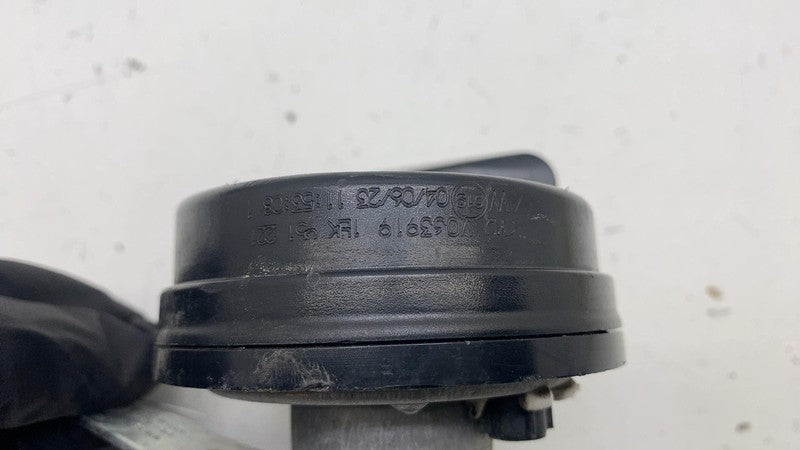 11K 951 206 ⭕ 2021-2023 Volkswagen ID.4 FIAMM Low Note Tone Horn Signal w/ Bracket 11K951206