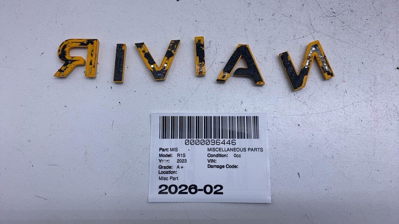 ⭕ 2023-2025 Rivian R1S Tailgate NamePlate Emblem Trim Badge Applique L