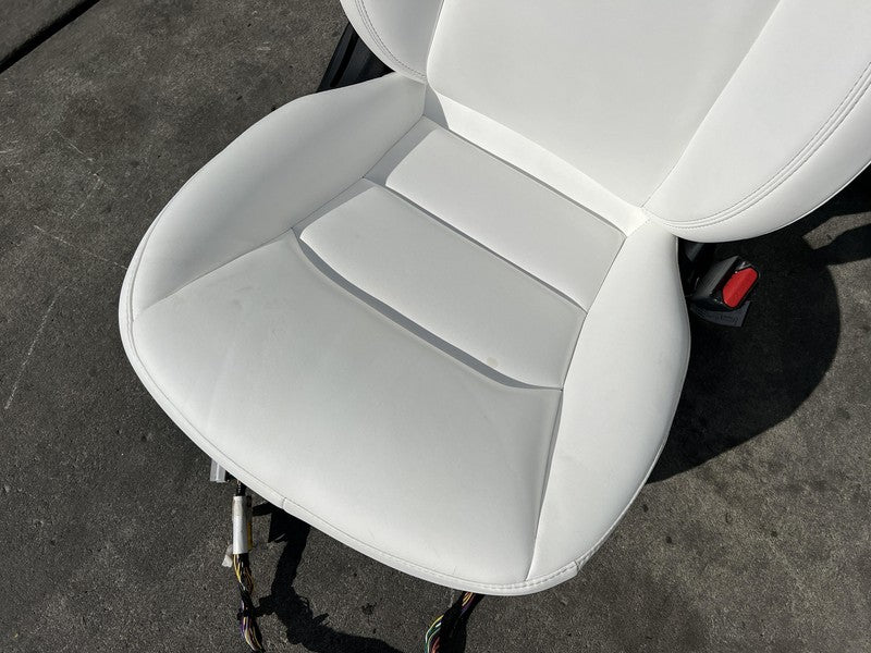 ⭕2020-2023 Tesla Model Y 3 Front Passenger Side 1st Row Seat Leather White Right