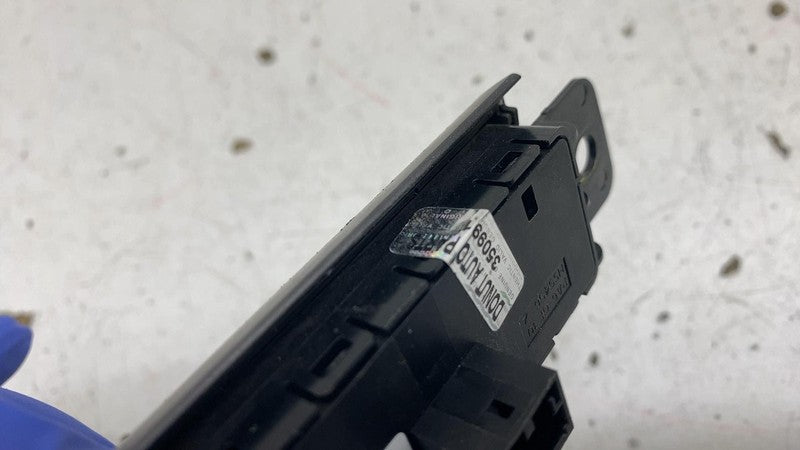 ⭕ 2022 Rivian EDV700 Amazon Van Hazard Light Button Switch & Module PT