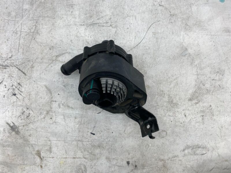 2012-2015 Tesla Model S MS Auxiliary Water Coolant Battery Cooling Pump Assembly