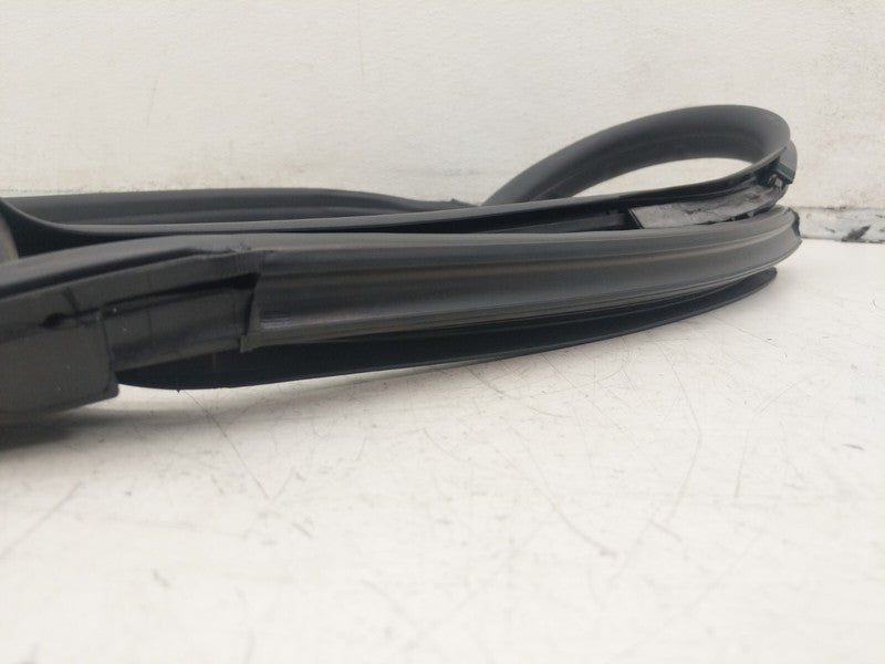 TMS2-U02 ⭕21-23 Tesla Model S Rear Passenger Side Primary Body Seal Closure Right 1606735