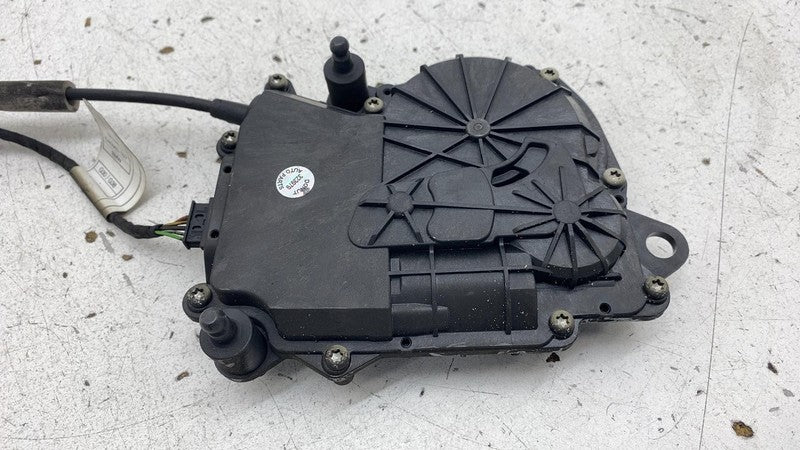 2019 BMW 530e G30 Rear Tailgate Trunk Lid Lock Latch Actuator Mechanis