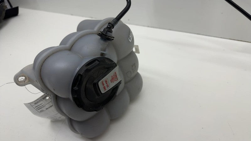 4M0121403 ⭕2024 Porsche Cayenne Coolant Reservoir Expansion Tank  w/ Hose Line 4M0121405AG