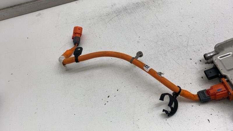 E1 122R-00 0482 2017-2023 Chrysler Pacifica Radiator Fluid Heating Module Assembly E1122R000482