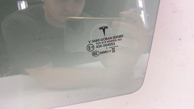 E9 43R-004553 ⭕ 2020-2021 Tesla Model Y Rear Driver Side Door Window Glass Left (Single Pane)