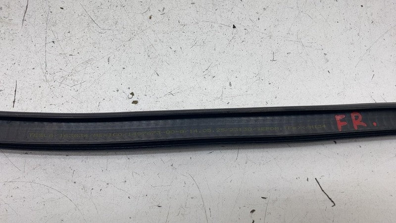⭕20-26 Tesla Model Y Front Door Body Weatherstrip Rubber Seal Right 14