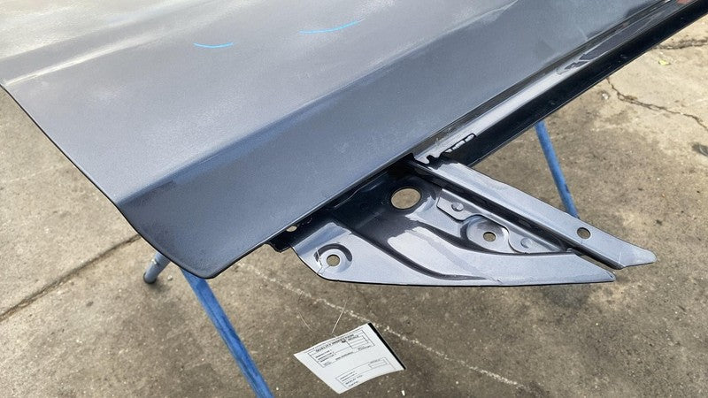 ⭕20-24 Tesla Model Y Front Passenger Side Door Shell Panel Right OEM G