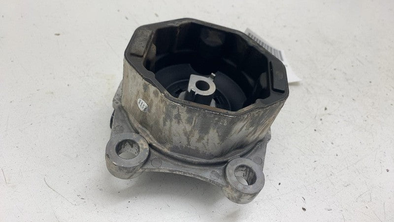 ⭕ 2021-2023 Polestar 2 Front Right Side Engine Motor Mount Bracket Insulator OEM