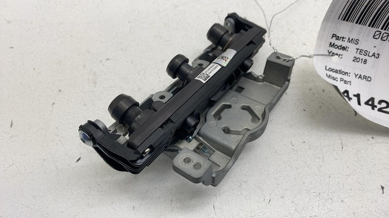 ⭕ 17-23 Tesla Model 3 Front Windshield Forward Facing Adjustable Tripl