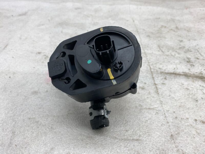 2016-2020 Tesla Model S MS Auxiliary Coolant Water Pump Assembly 1057235-00-F