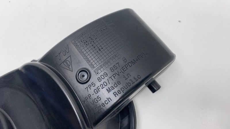 1H0010092Q 2011-2014 Porsche Cayenne Fuel Filler Gas Tank Lid Door w/ Cap Silver - LX7W OEM