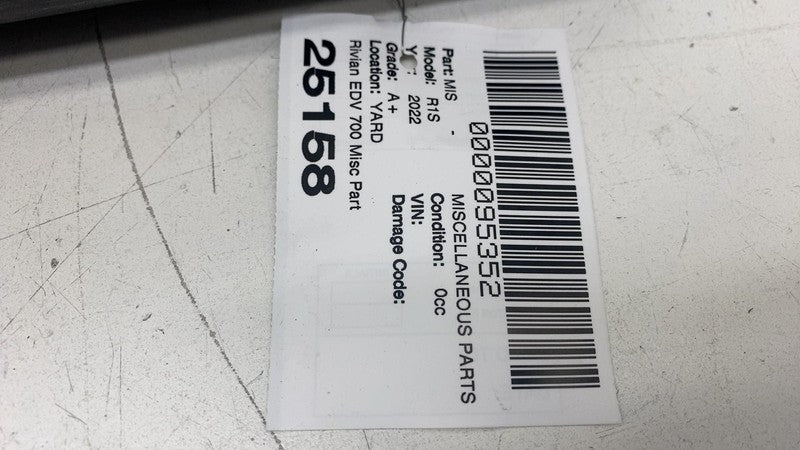 ⭕ 22-24 Rivian EDV-700 Right Body Lower Panel Molding Cladding Trim PT