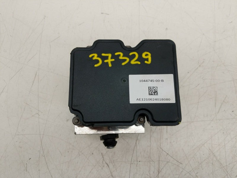 1044745-00-B ⭕ 2017-2020 Tesla Model 3 M3 Anti-Lock Brake System ABS Pump Module 1044745-00-B