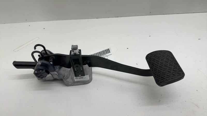 A2422902600 ⭕ 2014-2017 Mercedes-Benz B-Class W242 Front Driver Brake Pedal A2422902600