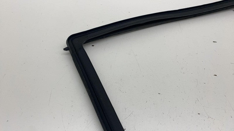 ⭕19-25 Chevrolet Silverado 1500 Rear Right Side Door Window Seal Weatherstrip RH