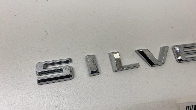 ⭕ 2025 Chevrolet Silverado 1500 Silverado Emblem OEM