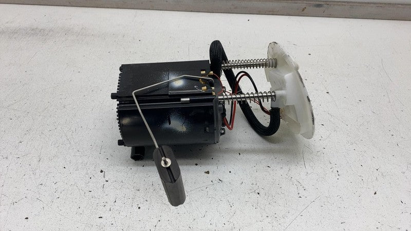 670035006 2017-2020 Maserati Levante Engine Motor Gas Fuel Pump w/ Level Sensor Assembly