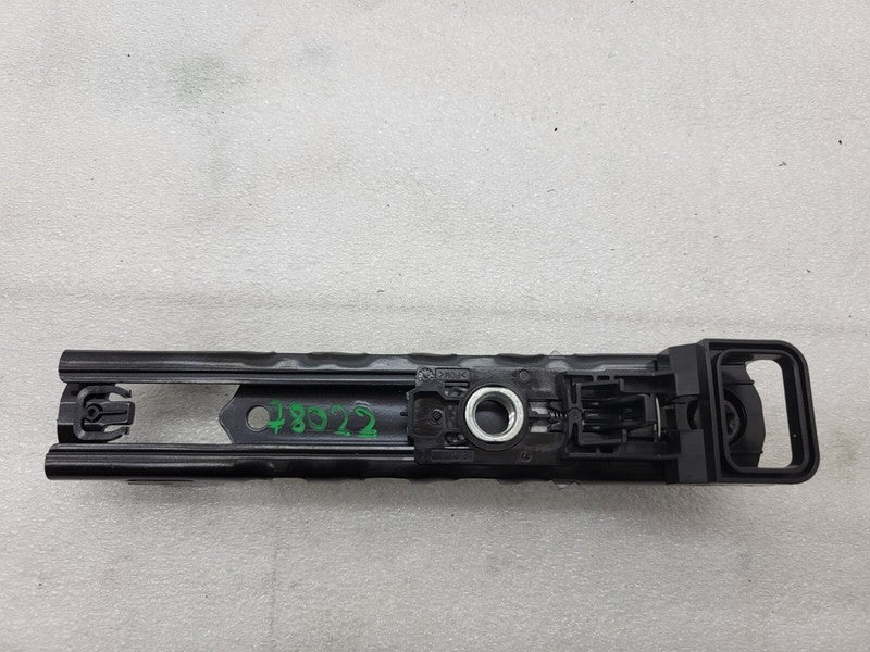 106813001B ⭕ 2017-2023 Model 3 Y Front Right 1st Row Seat Belt Height Adjuster 1068130-01-B