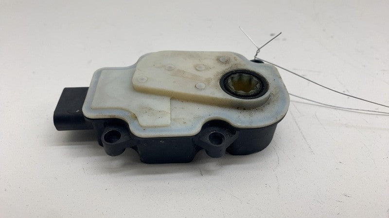 ⭕2021 2022 2023 Polestar 2 Front Bumper Grille Vent Shutter Motor Actuator OEM