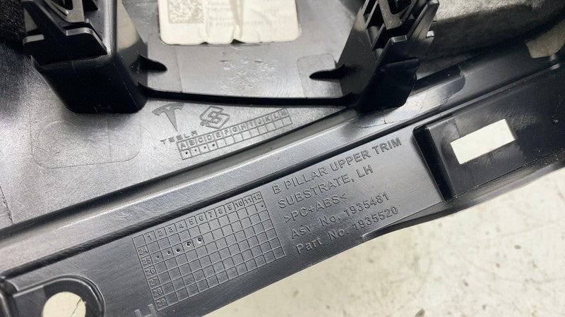 ⭕ 2025-2026 Tesla Model Y Driver Side B-Pillar Upper Trim Assembly Lef
