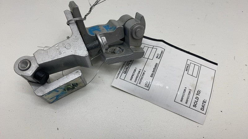 8K0831402A 2011-2018 Porsche Cayenne S Front Passenger Side Upper & Lower Door Hinge Right