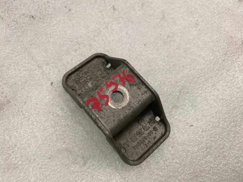 1118599 00 B,  111859900B ⭕ 2017-2023 Model 3 12V Battery Upper Tie-down Bracket Strap Holder 1118599-00-B