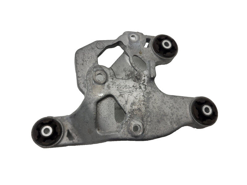 ⭕ 17-23 Model 3 HVAC A/C Air Compressor Body Bracket Mount Support 1122968-00-A