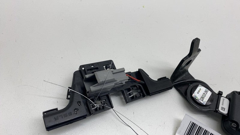 640452300B 2017-2023 Tesla Model 3 M3 Rear Driver Side 2nd Row Seat Belt Buckle Black Left