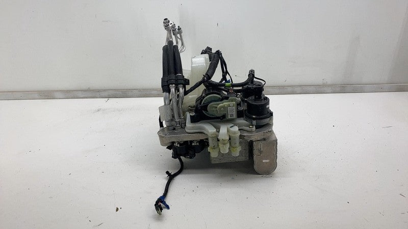1506859 97 D 20-23 Model Y Supermanifold Refrigerant Chiller + Coolant Reservoir 1506859-97-D