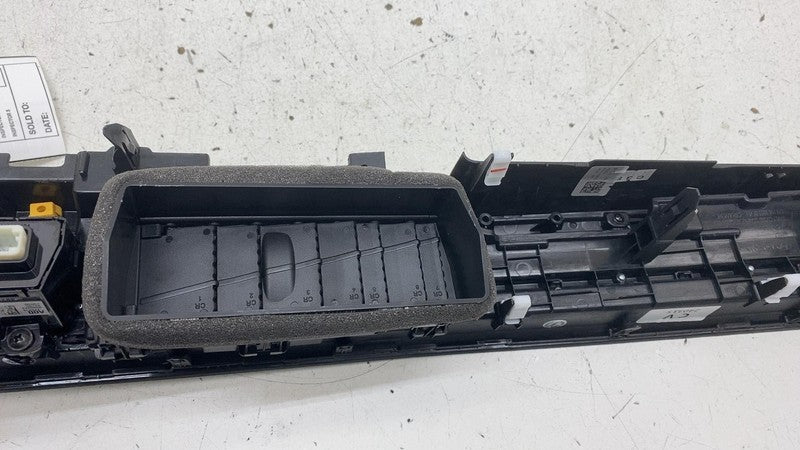 97401CV000 2022-2024 Kia EV6 Dash Dashboard Center & Right Side A/C Air Vent Grille Panel