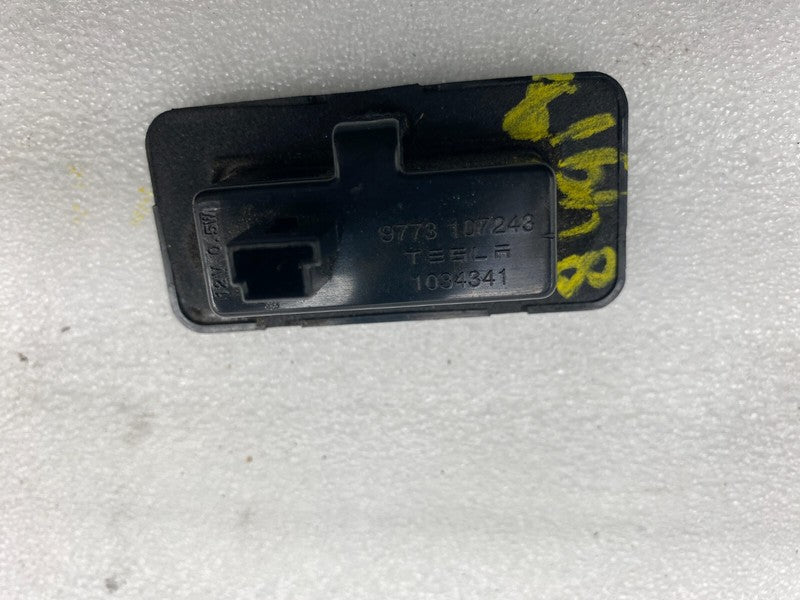 1034341-00-B ⭕ 12-23 Model S X Rear Bumper Left = Right License Plate Lamp Light 1034341-00-B