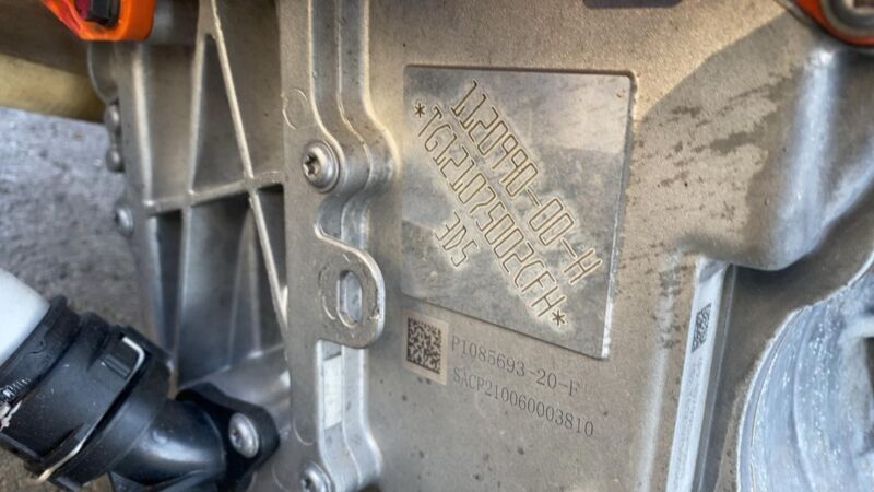 1120990 00 H 20-23 Model Y Rear Drive Unit Engine Electric Motor Low Current 3DU 1120990-00-H