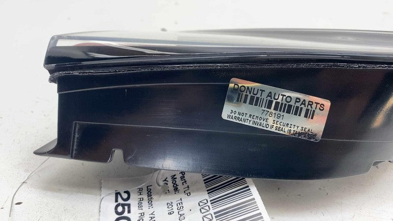 1077402 ⭕ 2017-2023 Model 3 Rear Right Inner Taillight LED Tail Lamp 3-Pin 1077402-00-E