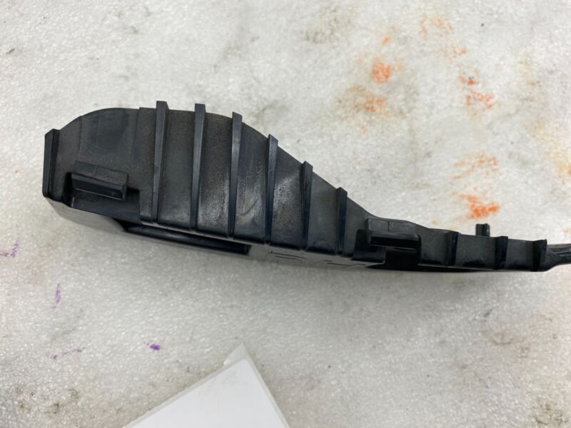 108399200D 2017-2023 Tesla Model 3 M3 Rear Left & Right Bumper Taillight Lamp Mount Bracket