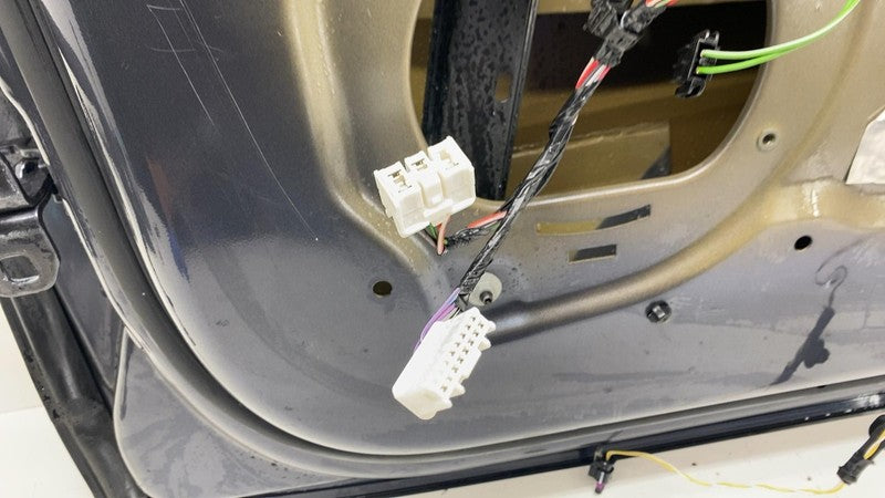 ⭕ 2016-2020 Tesla Model X Front Passenger Side Door Shell Panel Right 