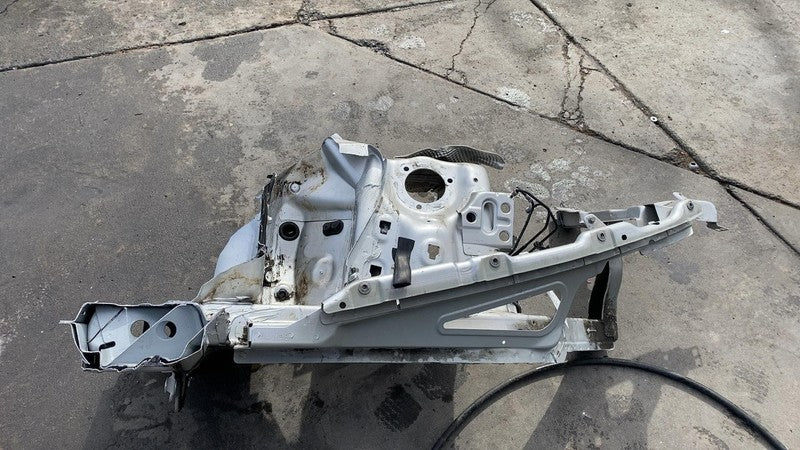 2011-2014 Porsche Cayenne Front Passenger Side Structural Apron Cutout Right RH