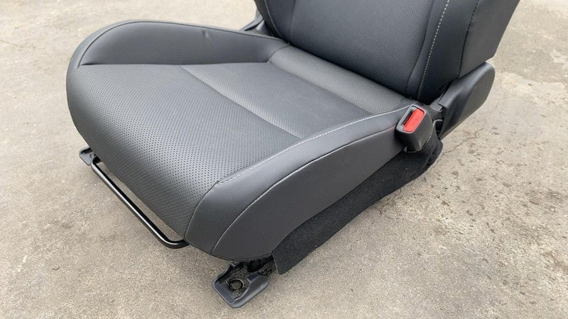 ⭕ 23-24 Toyota Prius Front Passenger Side 1st Row Seat Black Vinyl Sof