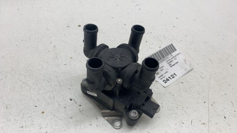 4KE 121 703 E ⭕ 2019-2023 Audi E-Tron Quattro Warm Water Heater Valve w/ Bracket 4KE121703E