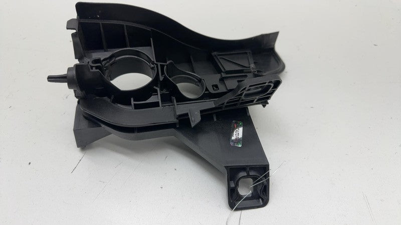 ⭕ 2024 Porsche Cayenne Front Right RH Cowl Water Box Grommet Bracket 4