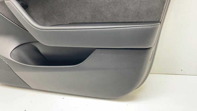 1593863-00-A ⭕ 21-23 Model 3 Front Passenger Side Interior Door Panel Trim Card Cover Right